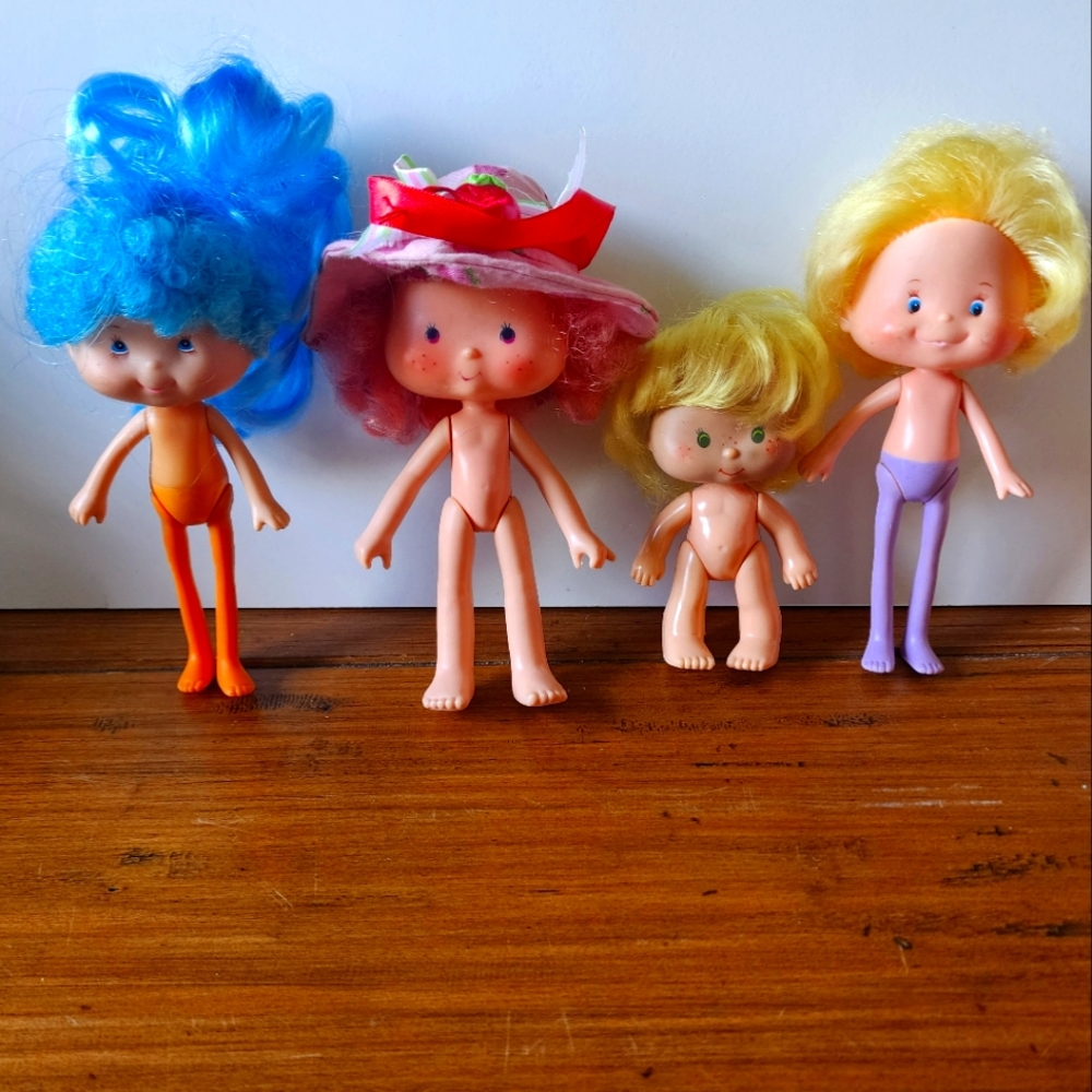 Vintage American Greetings Strawberry Shortcake Doll Lot of 4